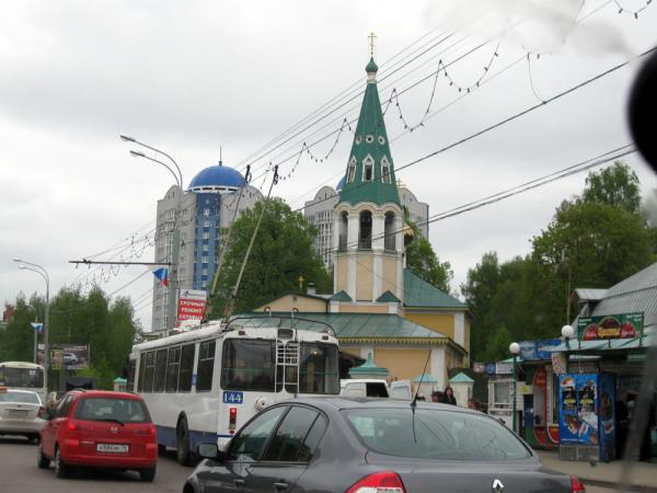 Часовенка на главном проспекте Ярославля
